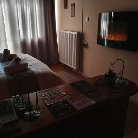 Semeli Guesthouse Карпенисион Экстерьер фото