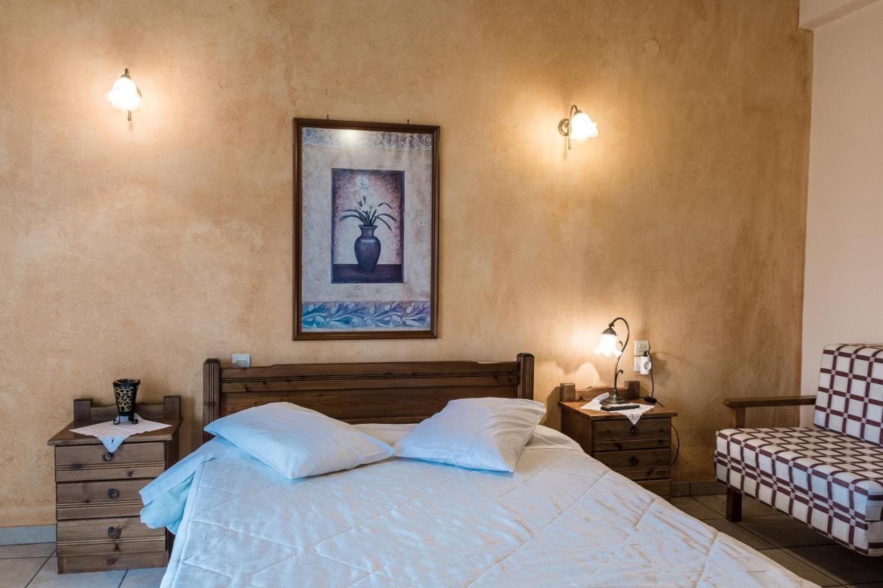 Semeli Guesthouse Карпенисион Экстерьер фото