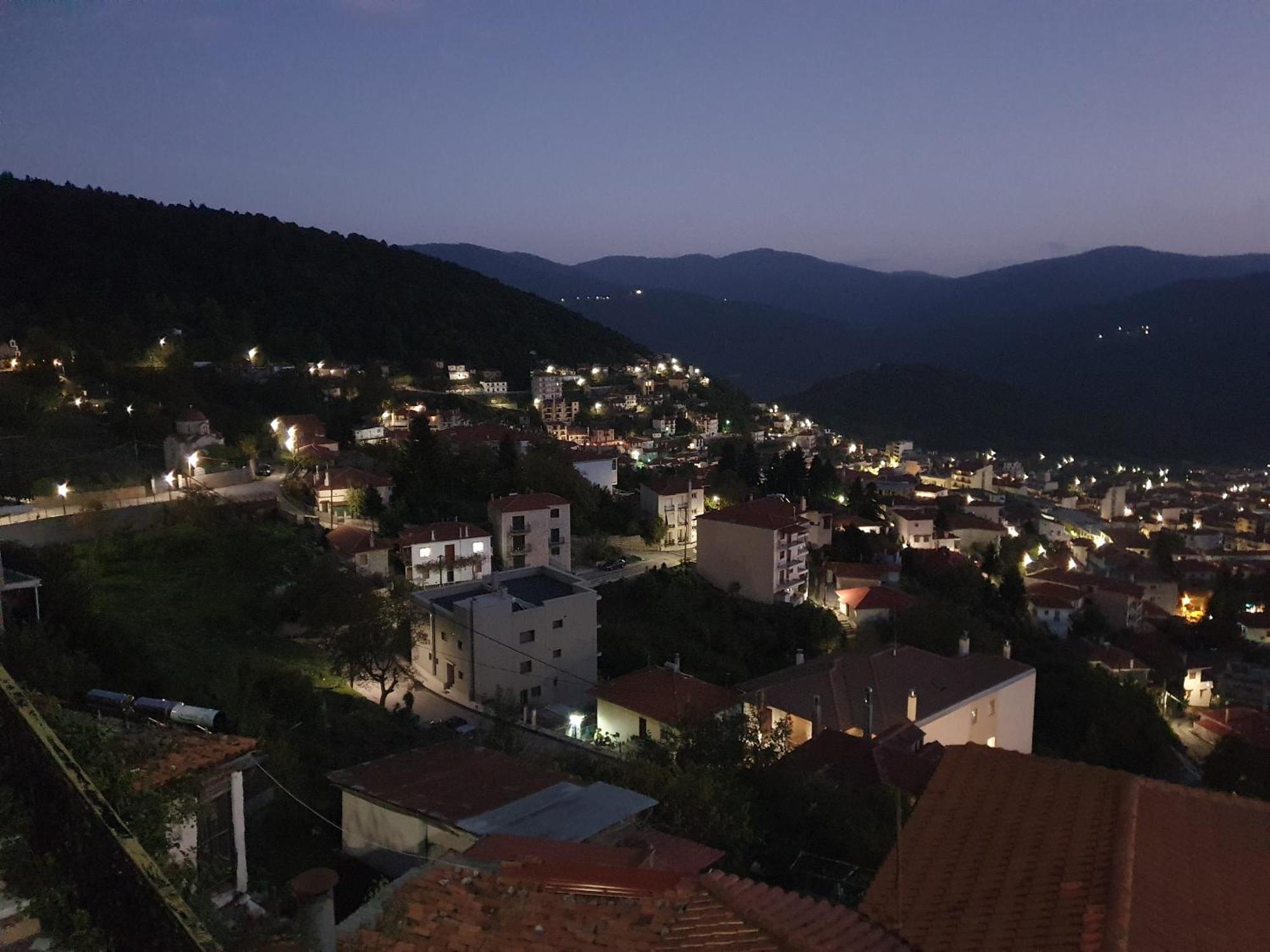 Semeli Guesthouse Карпенисион Экстерьер фото