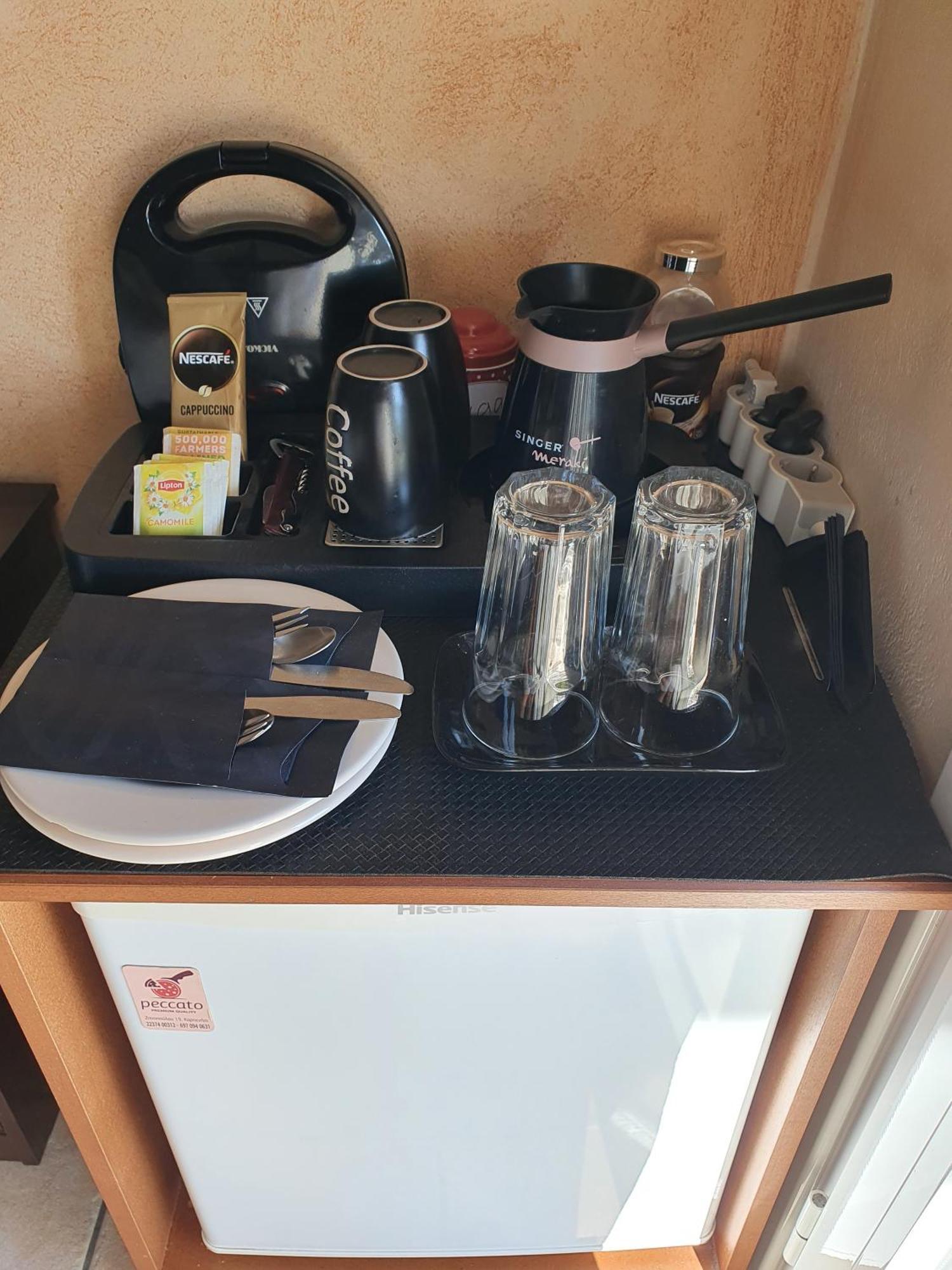 Semeli Guesthouse Карпенисион Экстерьер фото