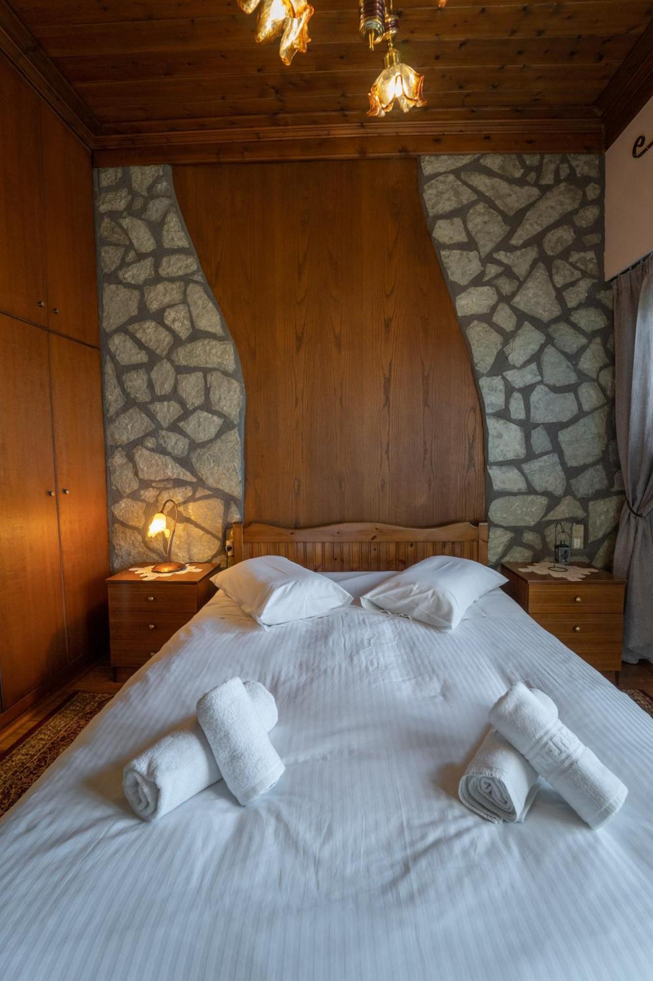 Semeli Guesthouse Карпенисион Экстерьер фото