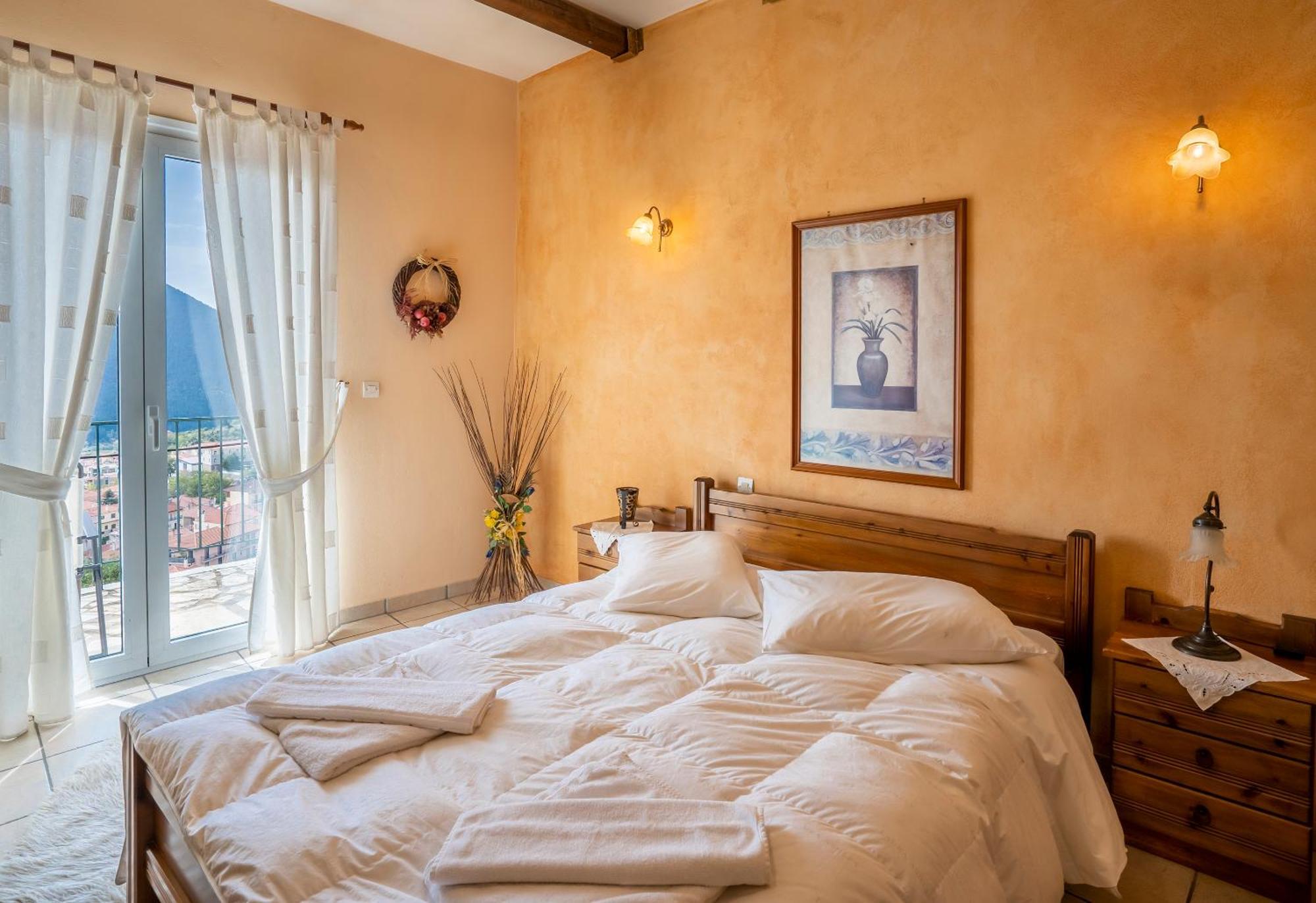 Semeli Guesthouse Карпенисион Экстерьер фото