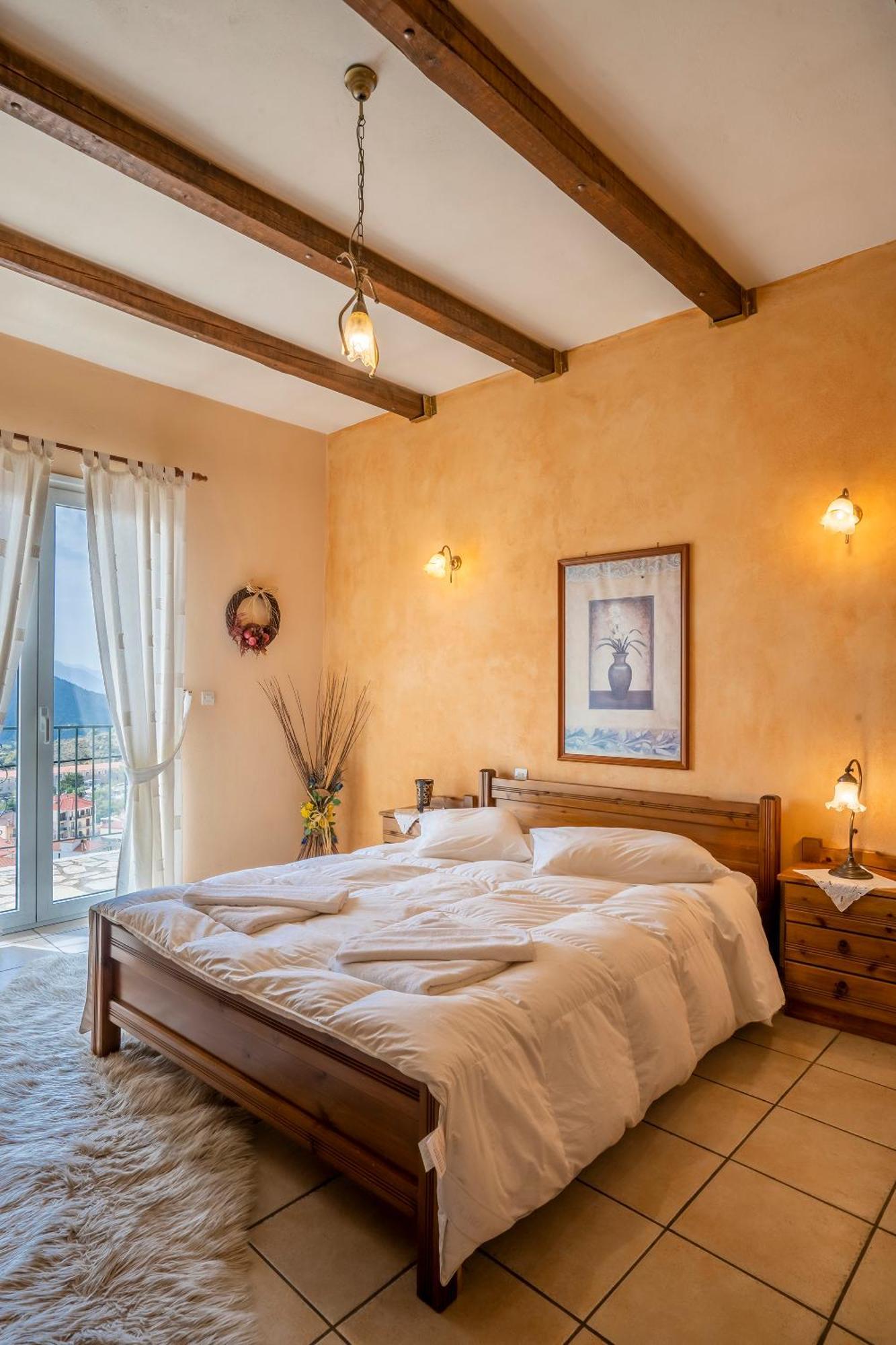 Semeli Guesthouse Карпенисион Экстерьер фото